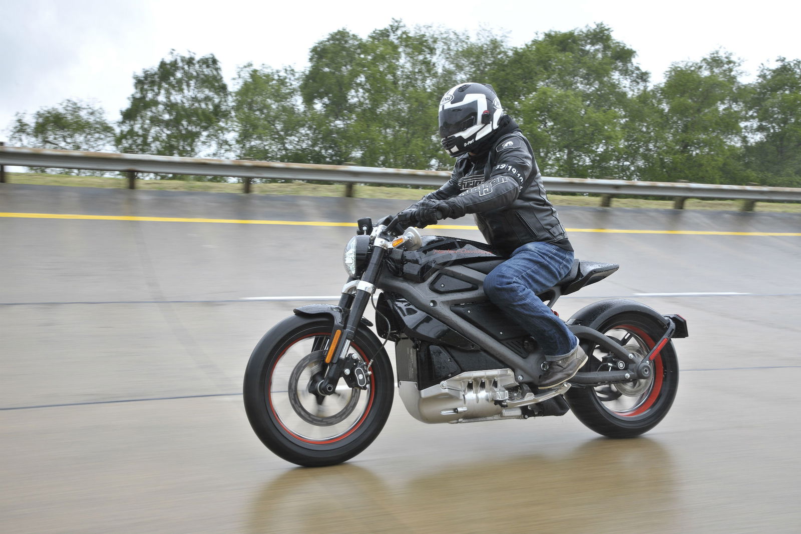 Ducati just dropped another teaser video for the V4 Streetfighter